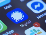 Common phone applications, including Signal